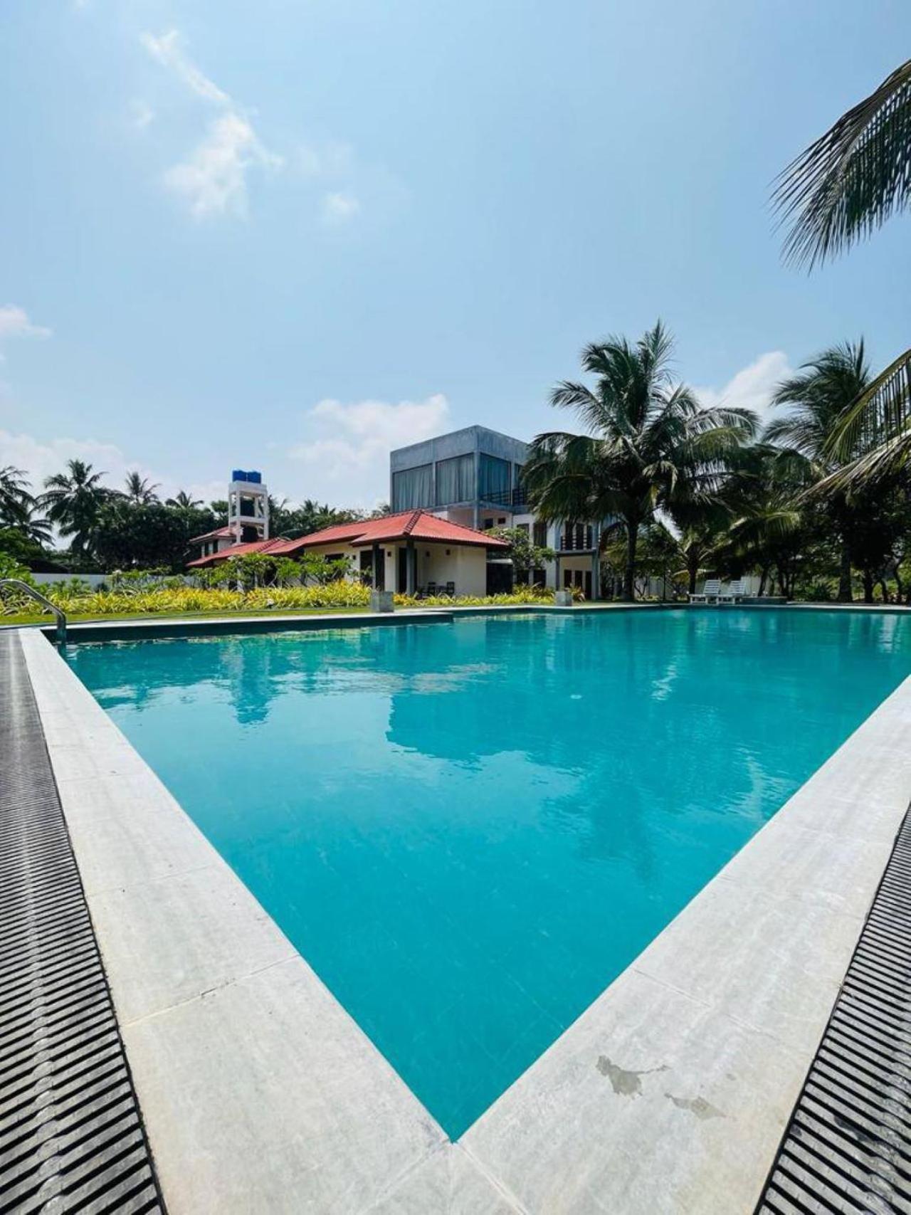 Nn Beach Resort & Spa ニラヴェリ エクステリア 写真