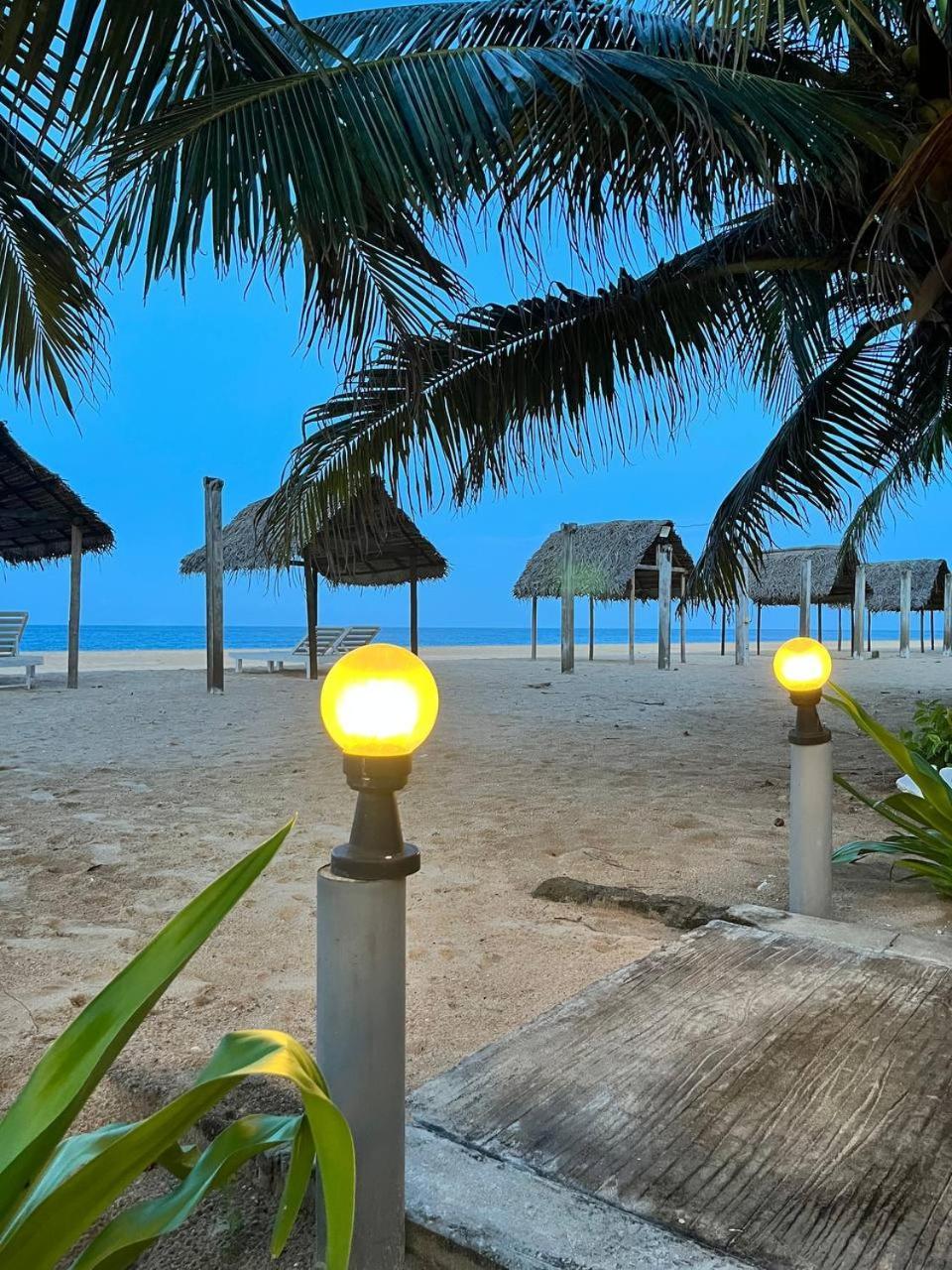 Nn Beach Resort & Spa ニラヴェリ エクステリア 写真