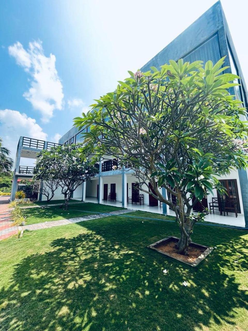Nn Beach Resort & Spa ニラヴェリ エクステリア 写真