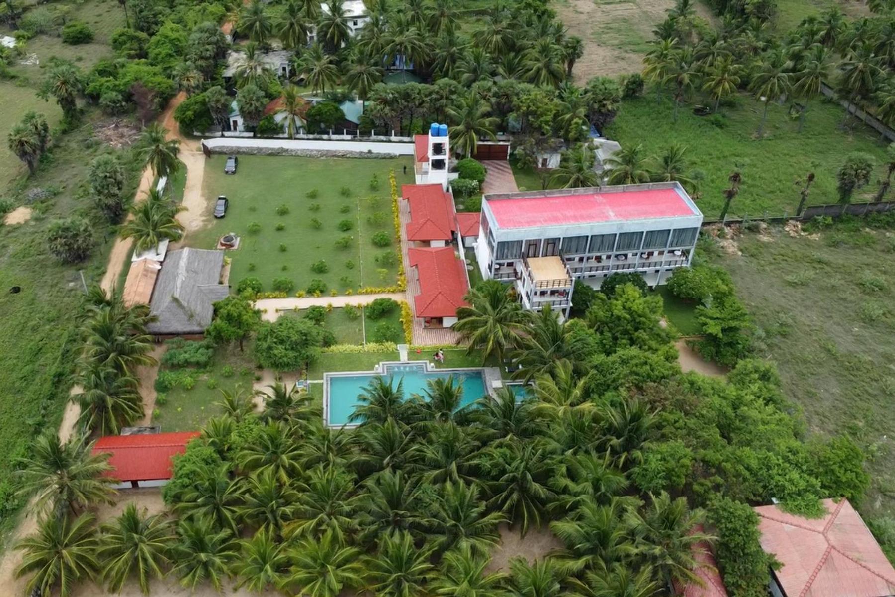 Nn Beach Resort & Spa ニラヴェリ エクステリア 写真